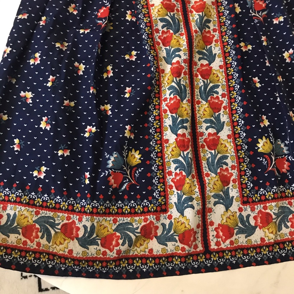 Short Sleeve Dress - Picture 4 of 5